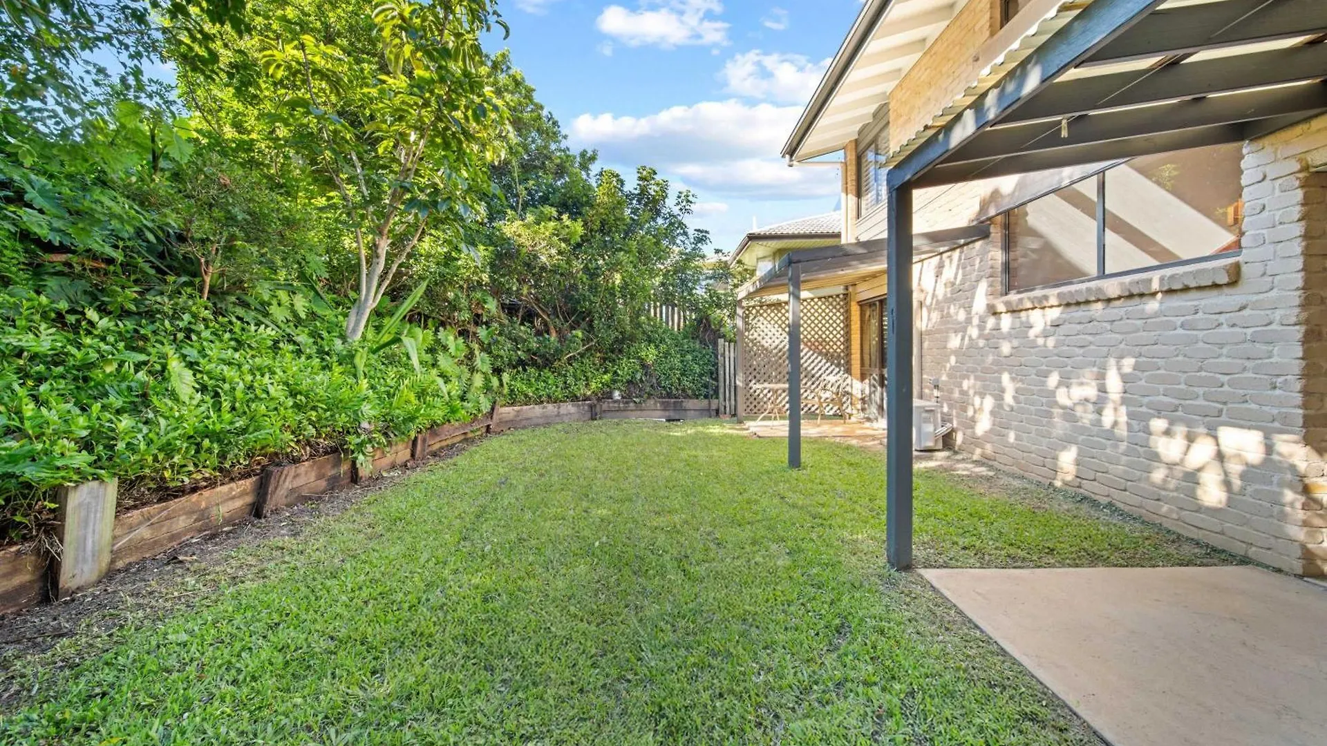 Caloundra Retro Beach House In Front Of Ocean Nyaraló