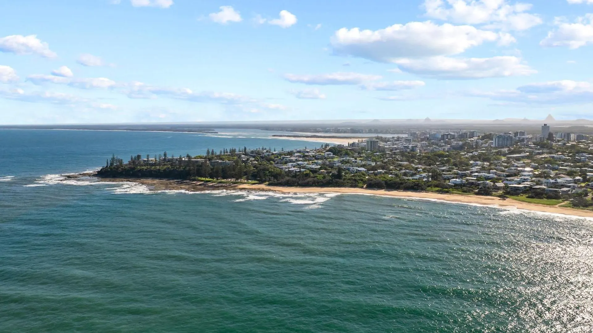 Caloundra Retro Beach House In Front Of Ocean